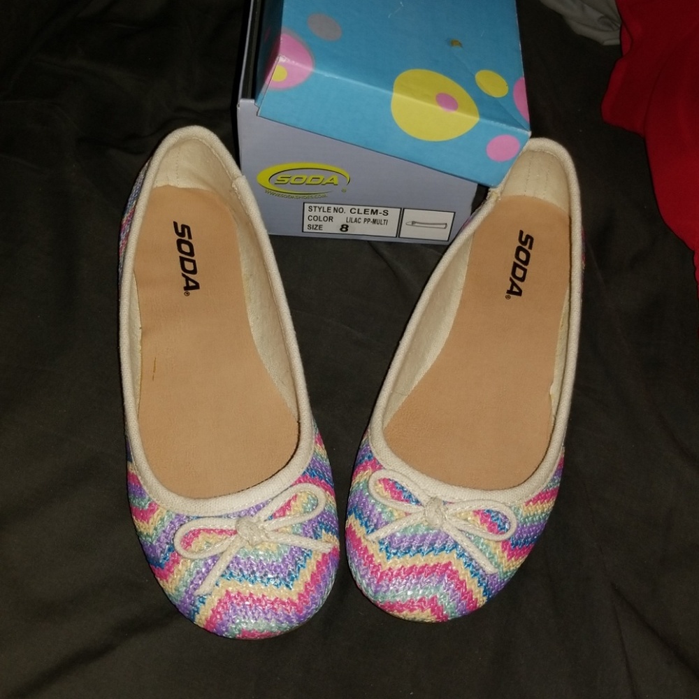 New in Box Sz. 8 Ballet Flats Chevron